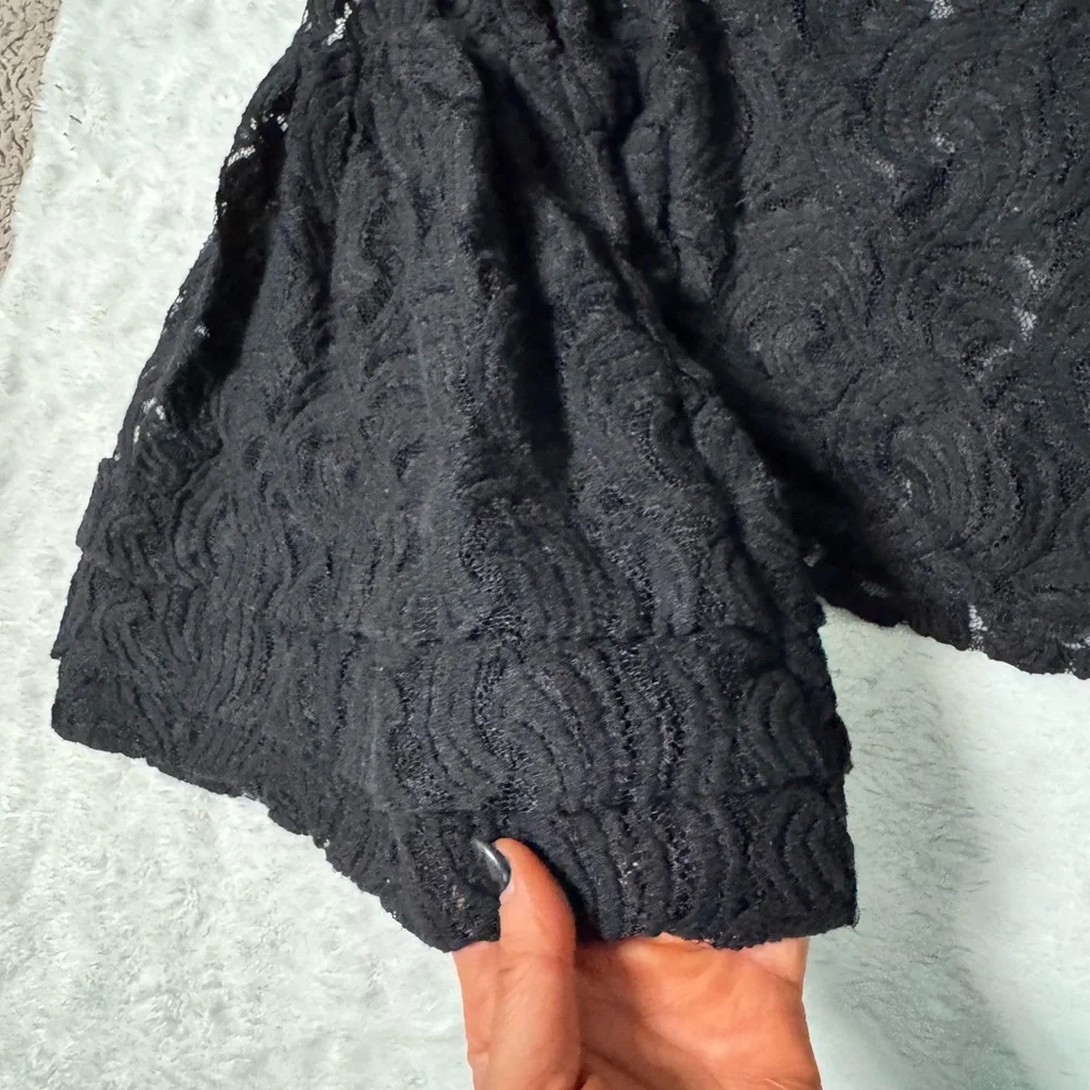 SHOW ME YOUR MUMU Black Lace Bell Sleeved Women’s Top